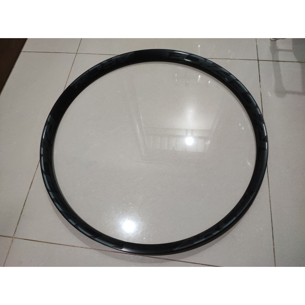 Rim sepeda MTB 27.5 RACE FACE ARC30 32h ,Kondisi mulus decal original