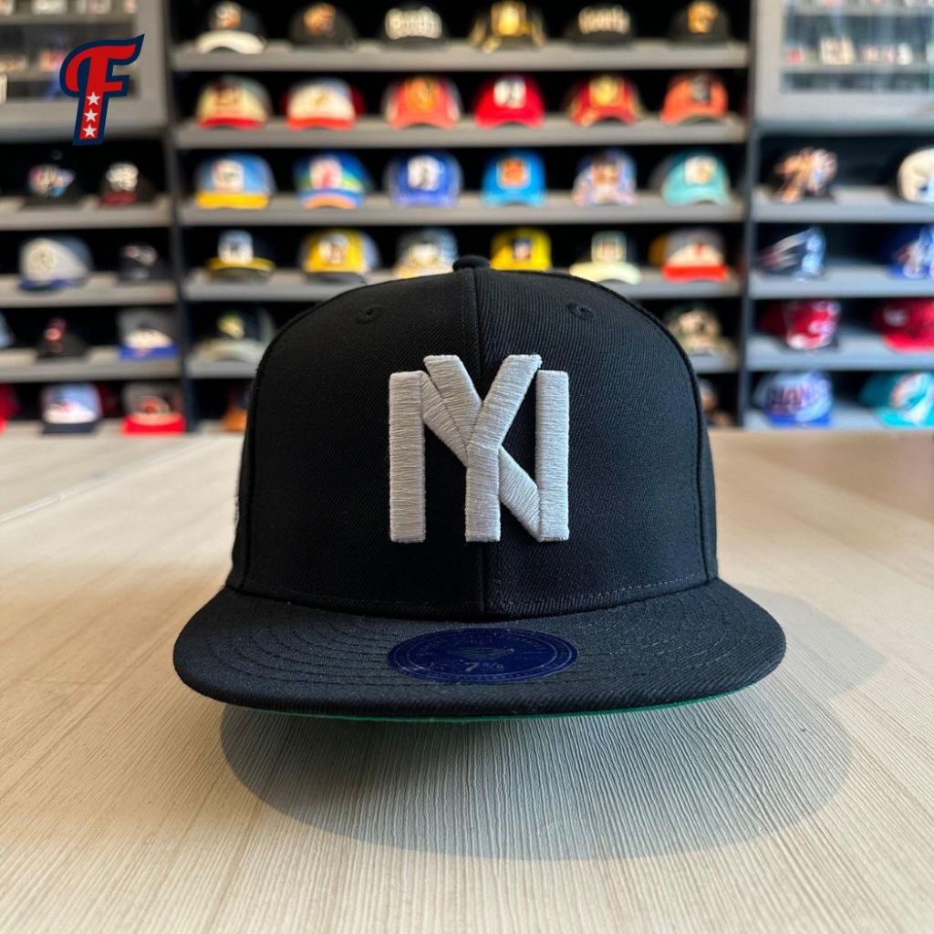Topi Ebbets Field NY Brooklyn Eagle Logo Black Fitted Hat Original