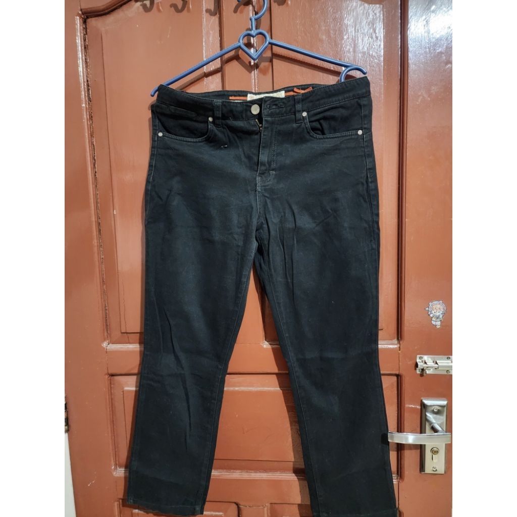Jeans Wanita Triset Ukuran M warna Hitam- Preloved