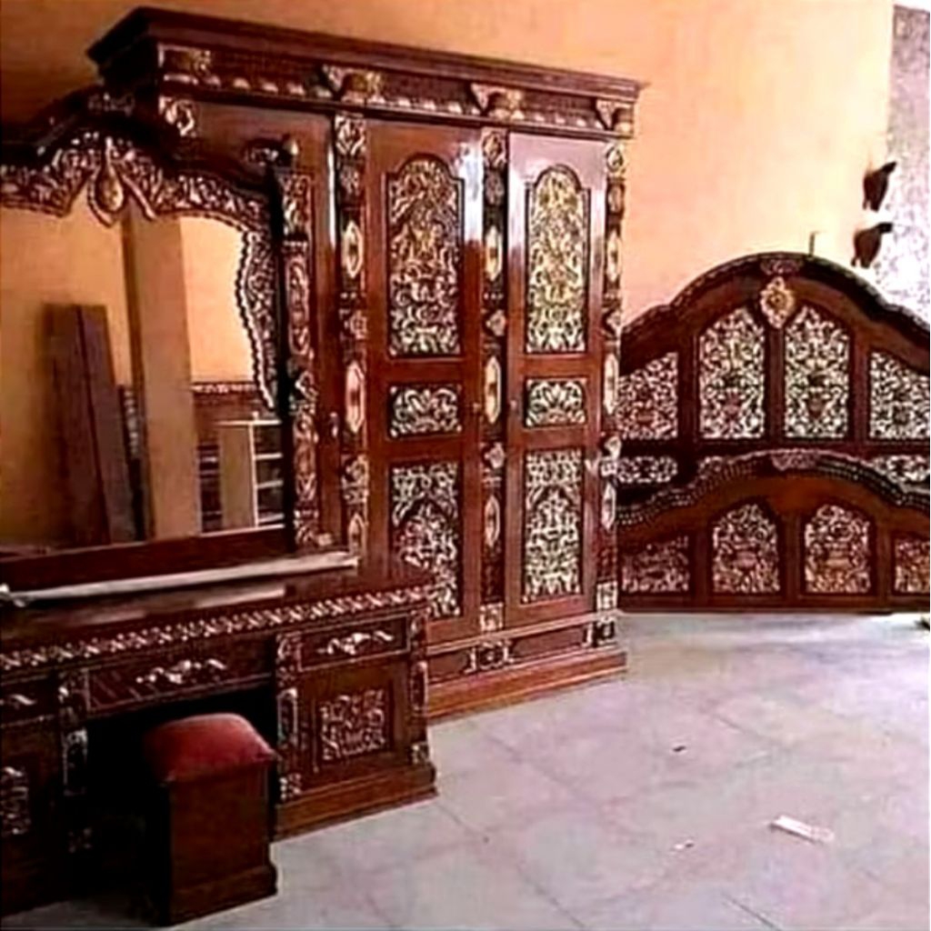 Set Kamar Gebyok Jati Ukir Jepara asli untuk Seserahan Pengantin