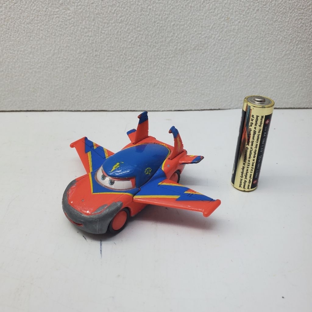 MOBIL DIECAST CARS TOMICA LIGHTNING MCQUEEN