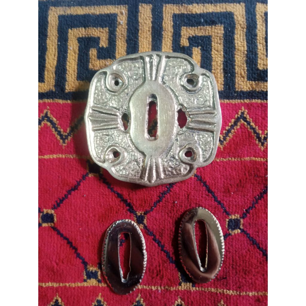 tsuba Himawari Kuningan