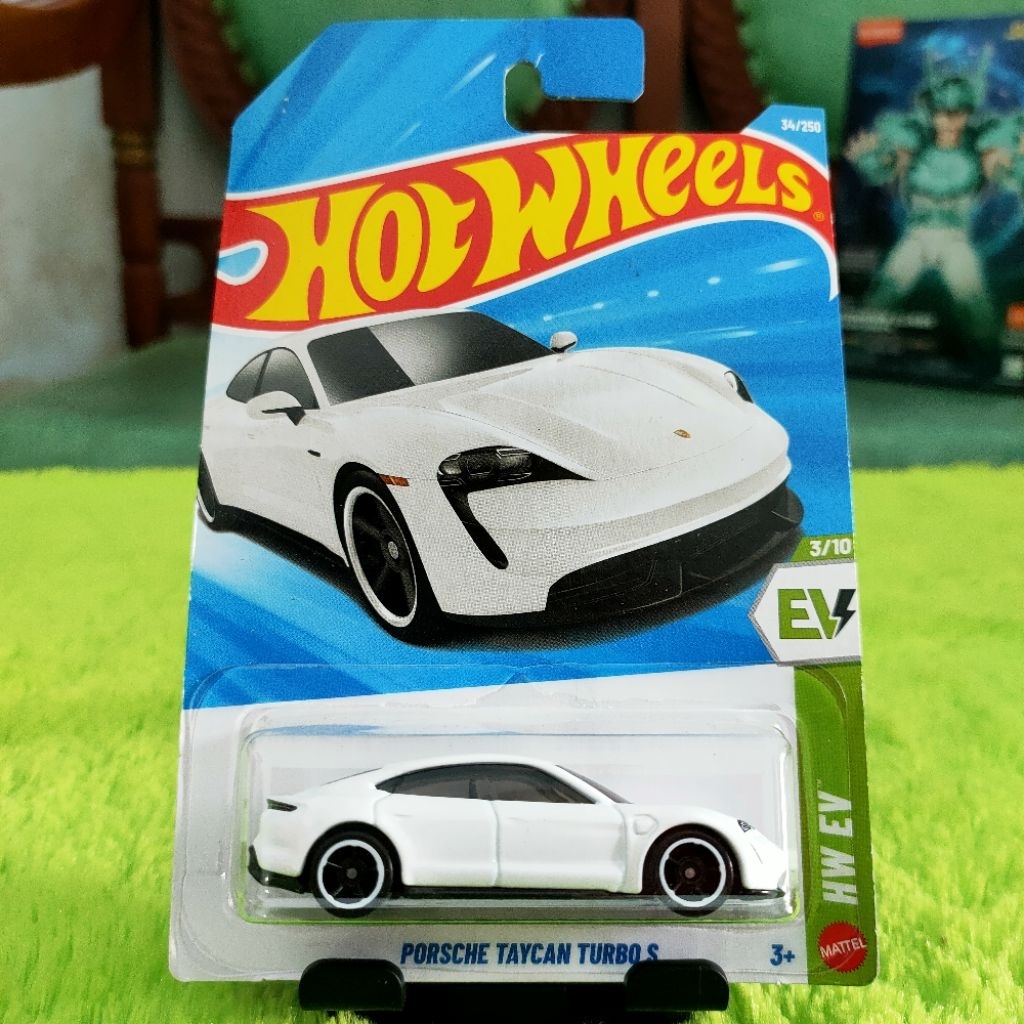 HotWheels Hot Wheels Porsche Taycan Turbo S White Putih