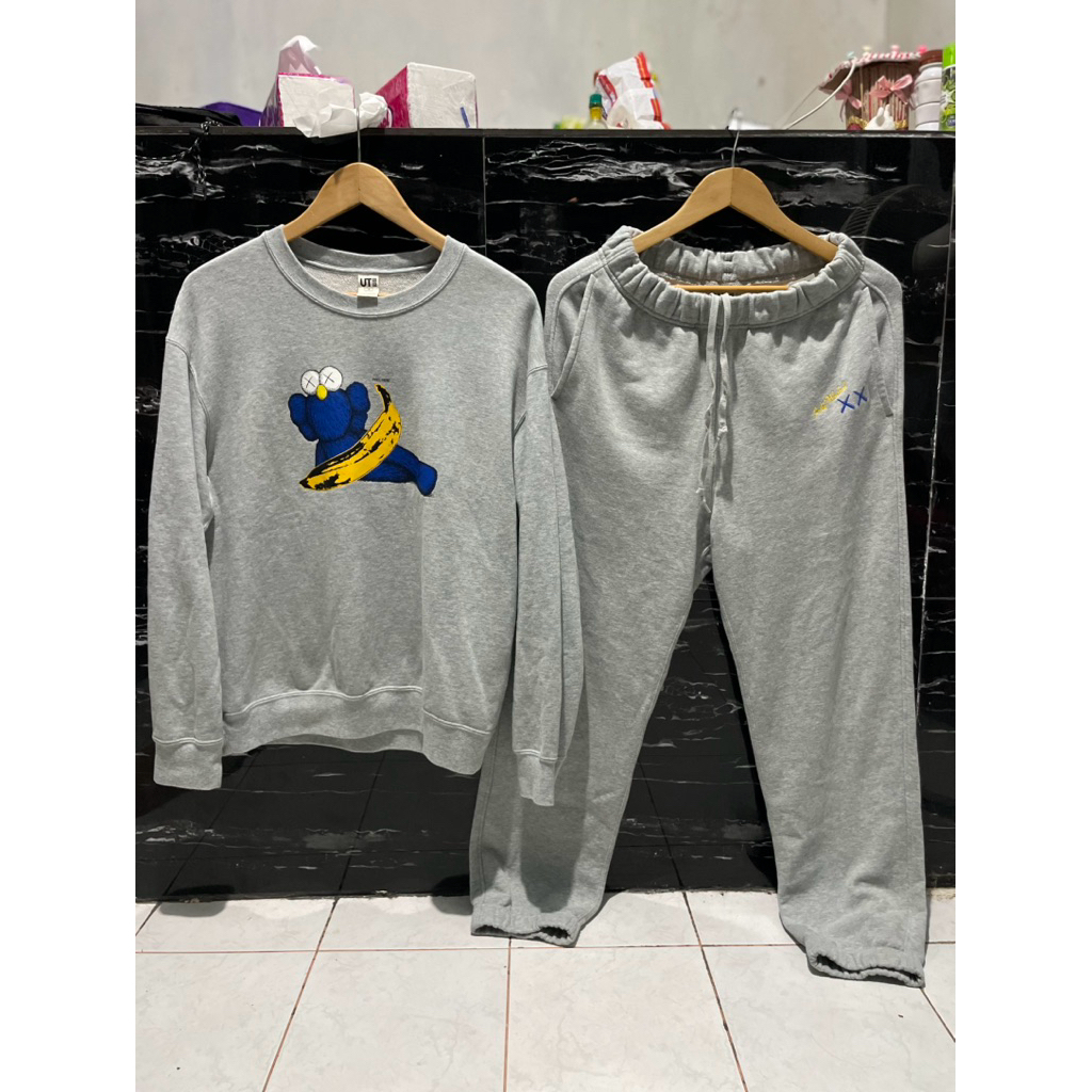1 Set UT x Kaws x Andy Warhol