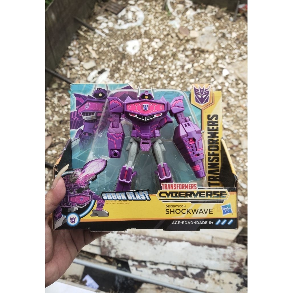 action figure transformers cyberverse shockwave ori hasbro