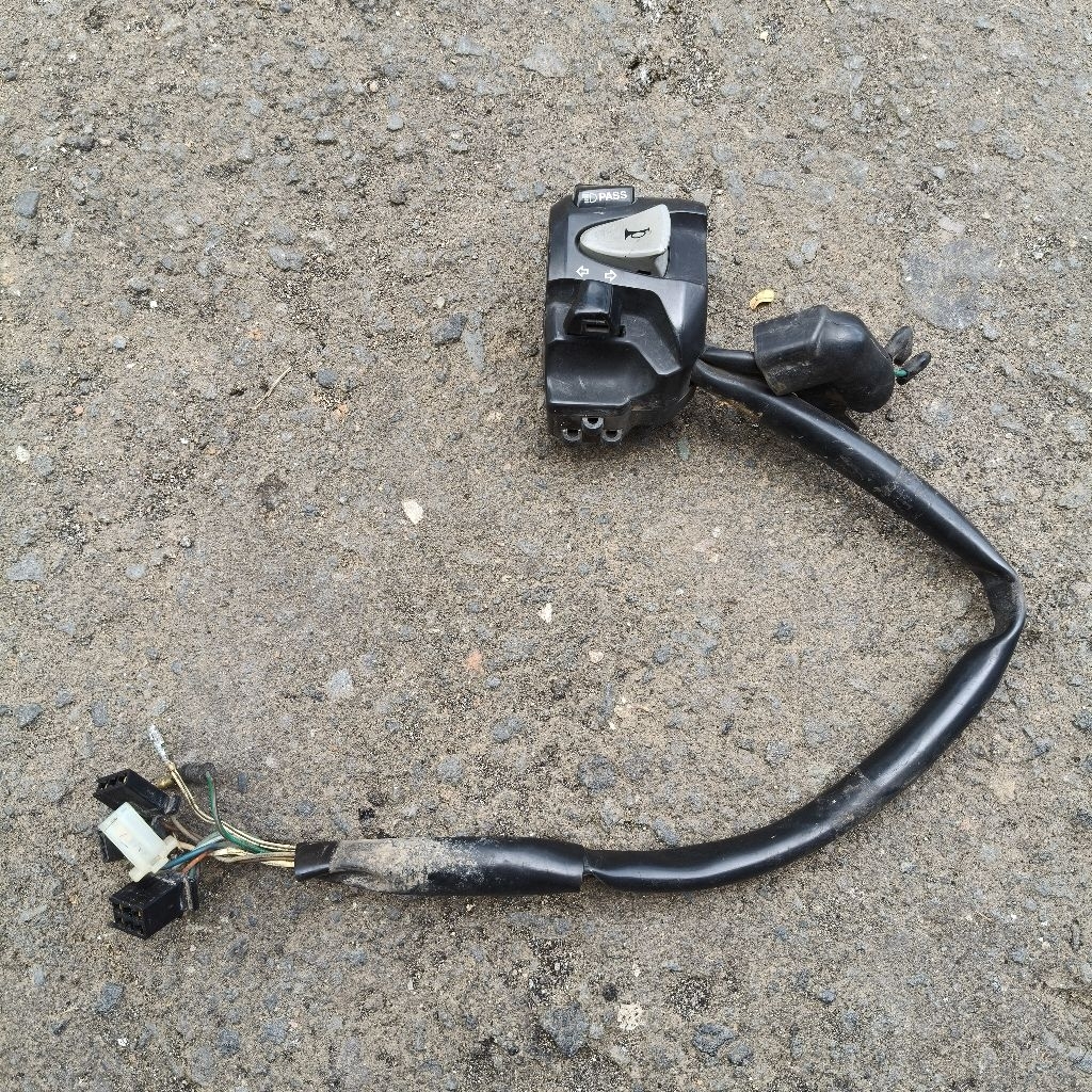 Holder kiri CRF 150L Original (bekas)