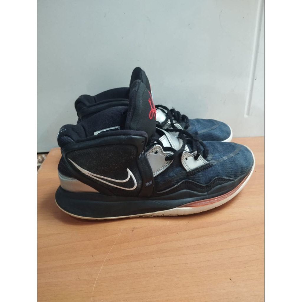 SEPATU BASKET SNEAKERS NIKE KYRIE 8 SIZE 41 BEKAS PRELOVED
