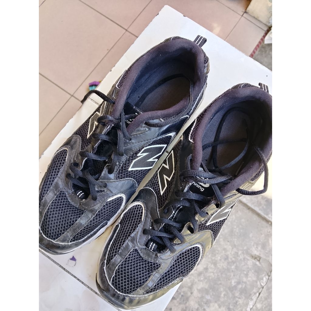 Dijual Cepat Sepatu pria Sneakers Shoes New Balance ABZORB UKURAN 44.