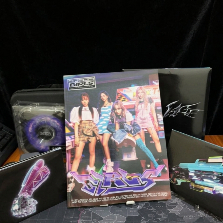 aespa girls album (Real world & Digipack version)