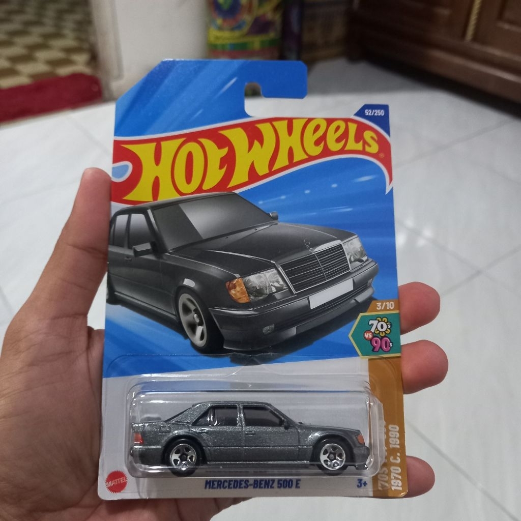 HOT WHEELS MERCEDES BENZ 500 E
