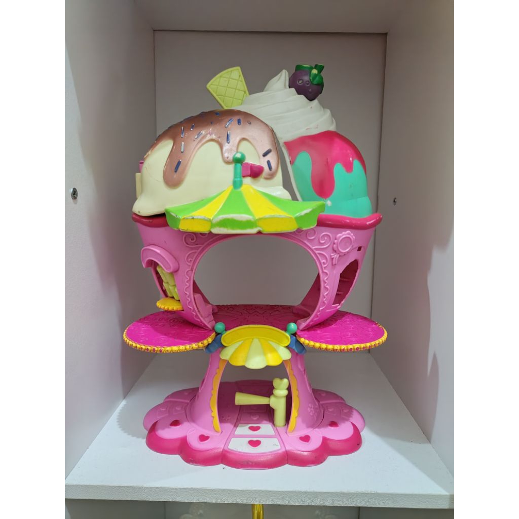 DIORAMA RUMAH ESKRIM