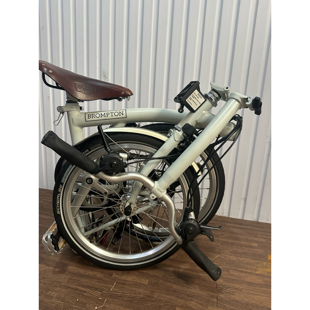 Brompton M6L papyrus White 2019 Warna semakin jarang