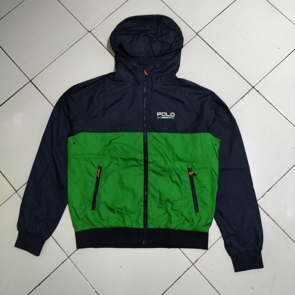 388. JAKET POLO SPORT  WINDBREAKER Size  L   LD110