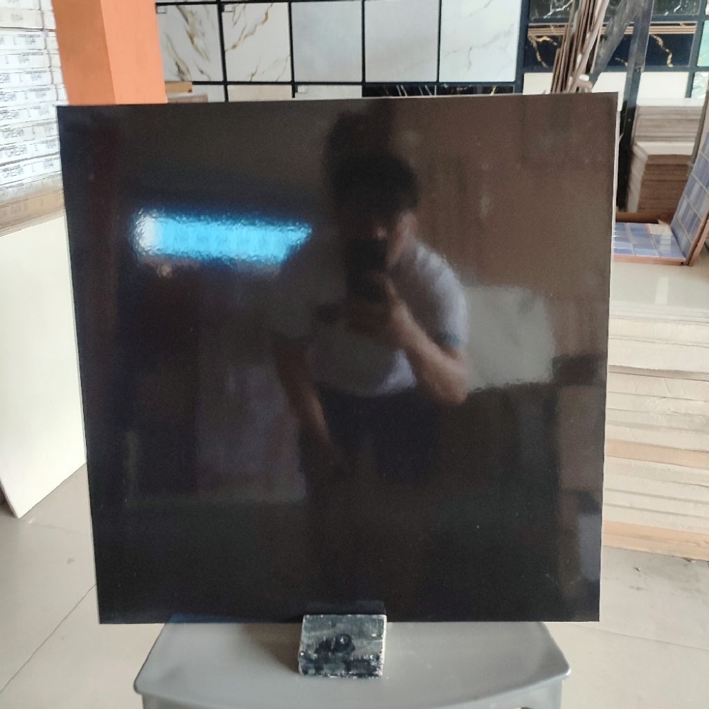 Keramik lantai hitam polos cutting 40×40