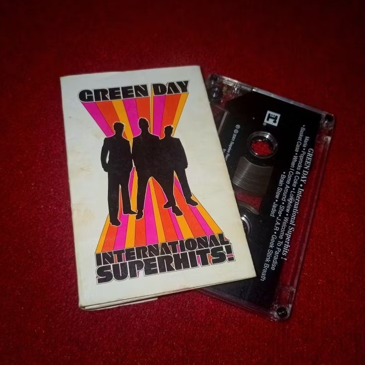 Kaset Rock Green Day International Superhits /2001 reprise records