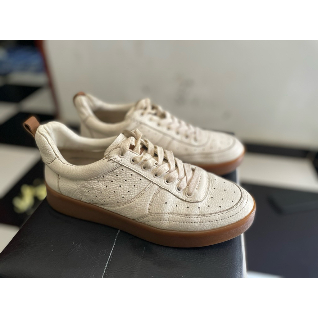SEPATU SNEAKERS MASSIMO DUTTI