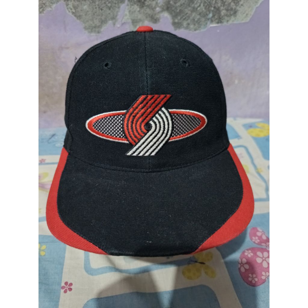 Topi NBA Sports Specialties