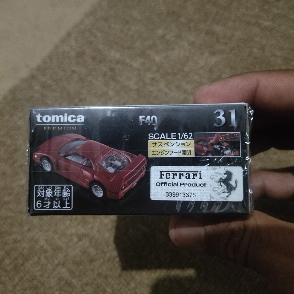 tomica ferrari f40