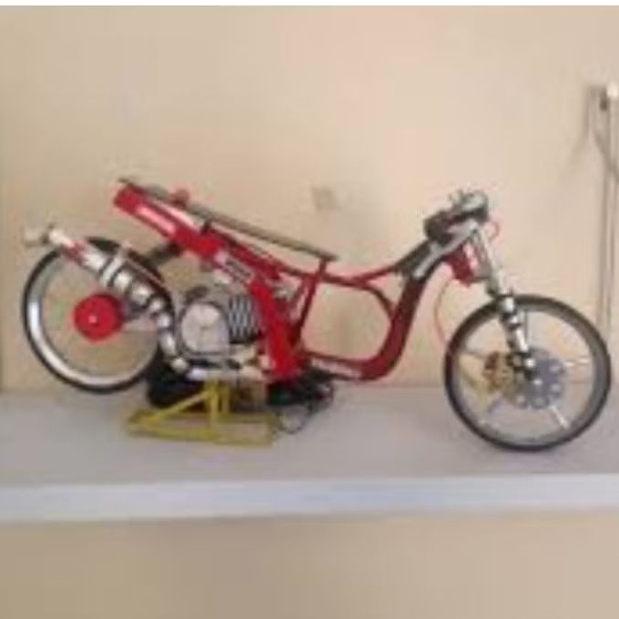 miniatur diecast motor yamaha mio drag sleep engine sudah ada batrei