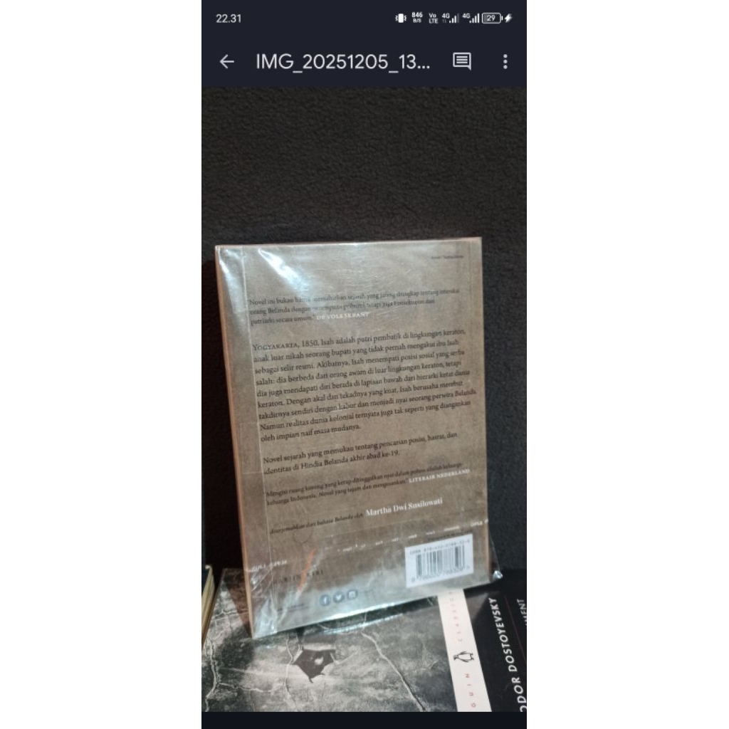 Buku lebih putih dariku