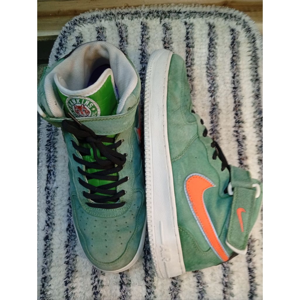 sepatu second branded Hawkins