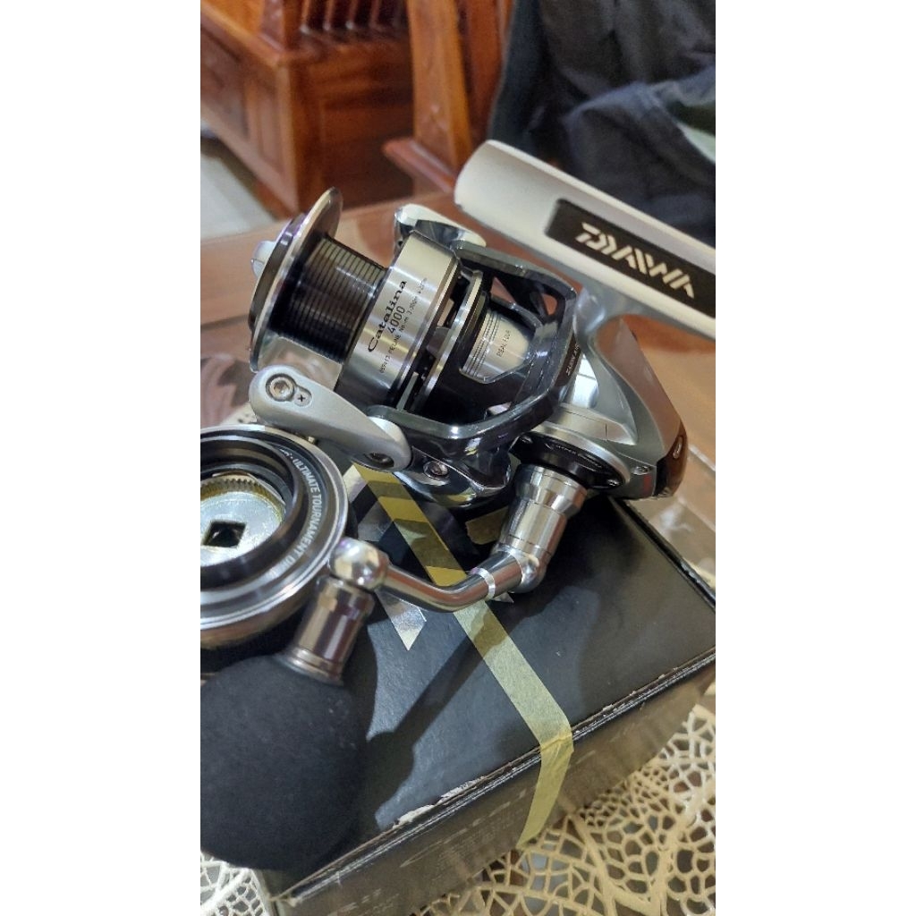 Reel Spinning Daiwa Catalina 4020PEH bonus Spool Catalina 4000 Mulus Lengkap