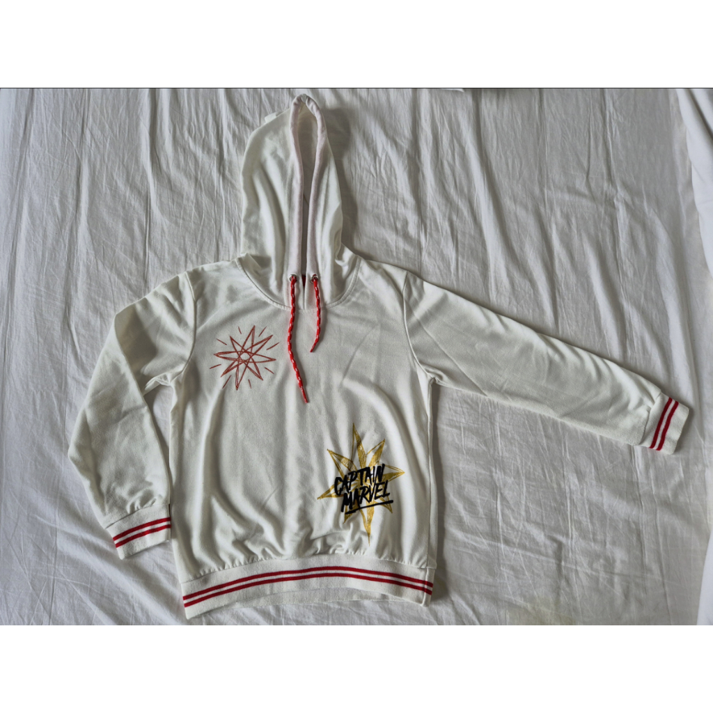 Sweater/Jaket Hoodie Preloved/Bekas Anak Perempuan Captain Marvel Superhero Putih