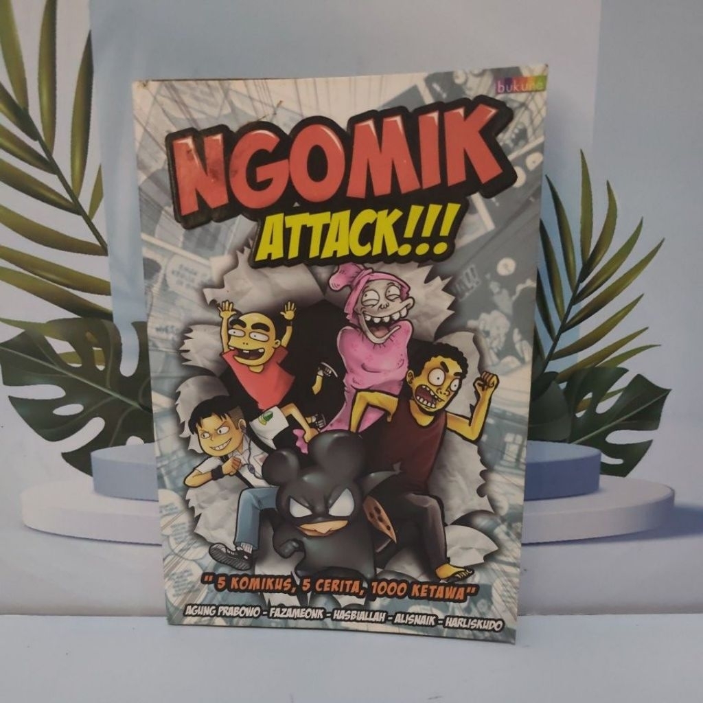 Buku Komik Berjudul Ngomik Attack ( 5 Komikus,5 Cerita,100 Ketawa ) Bahasa Indonesia Softcover Kondi