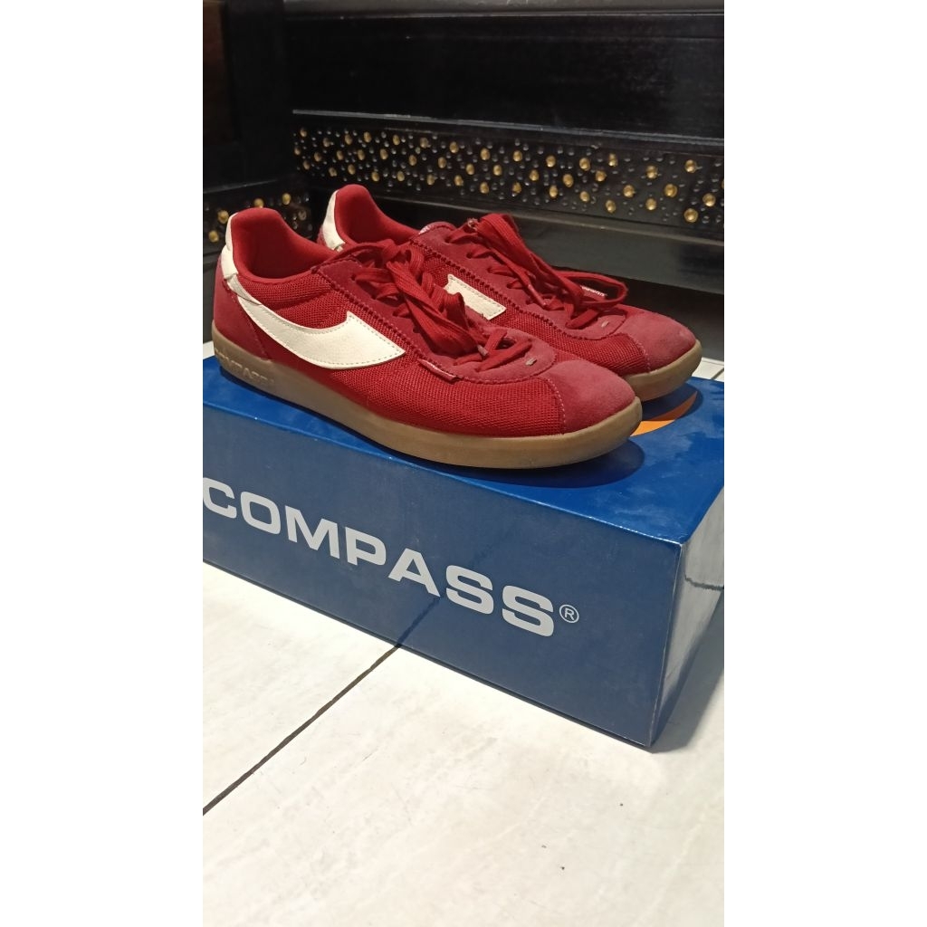 [ PRELOVED] COMPASS TRIBUN RED 41