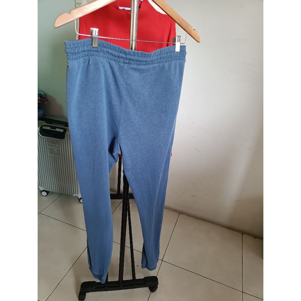 celana olahraga preloved