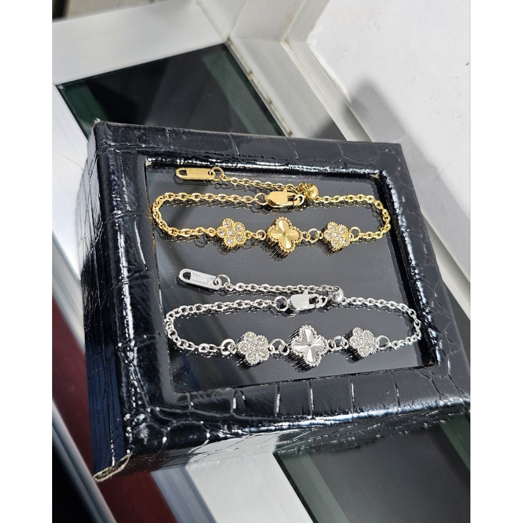 gelang titanium, gelang serut titanium, gelang clover mata