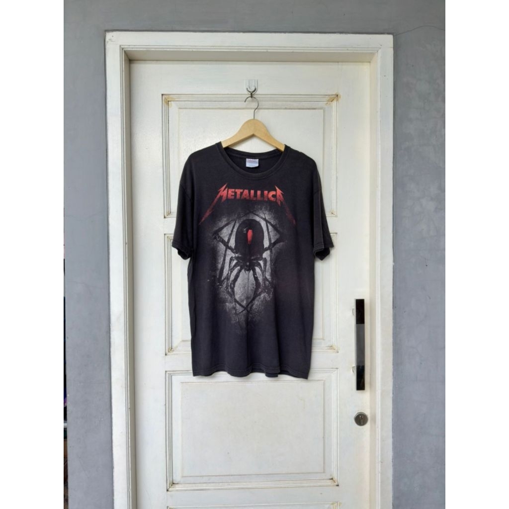 Vintage early 2000s Y2K Metallica Band Tee on Hanes tag