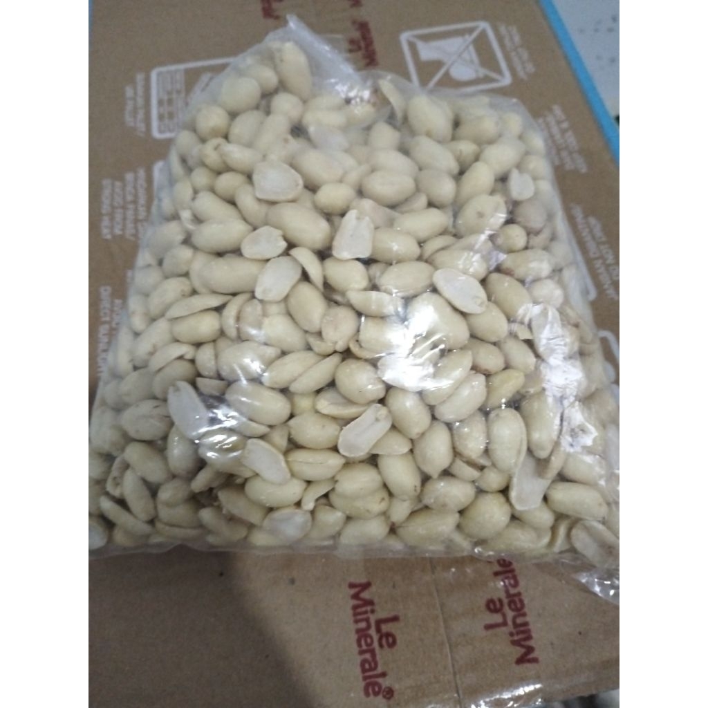 kacang kupas 1kg