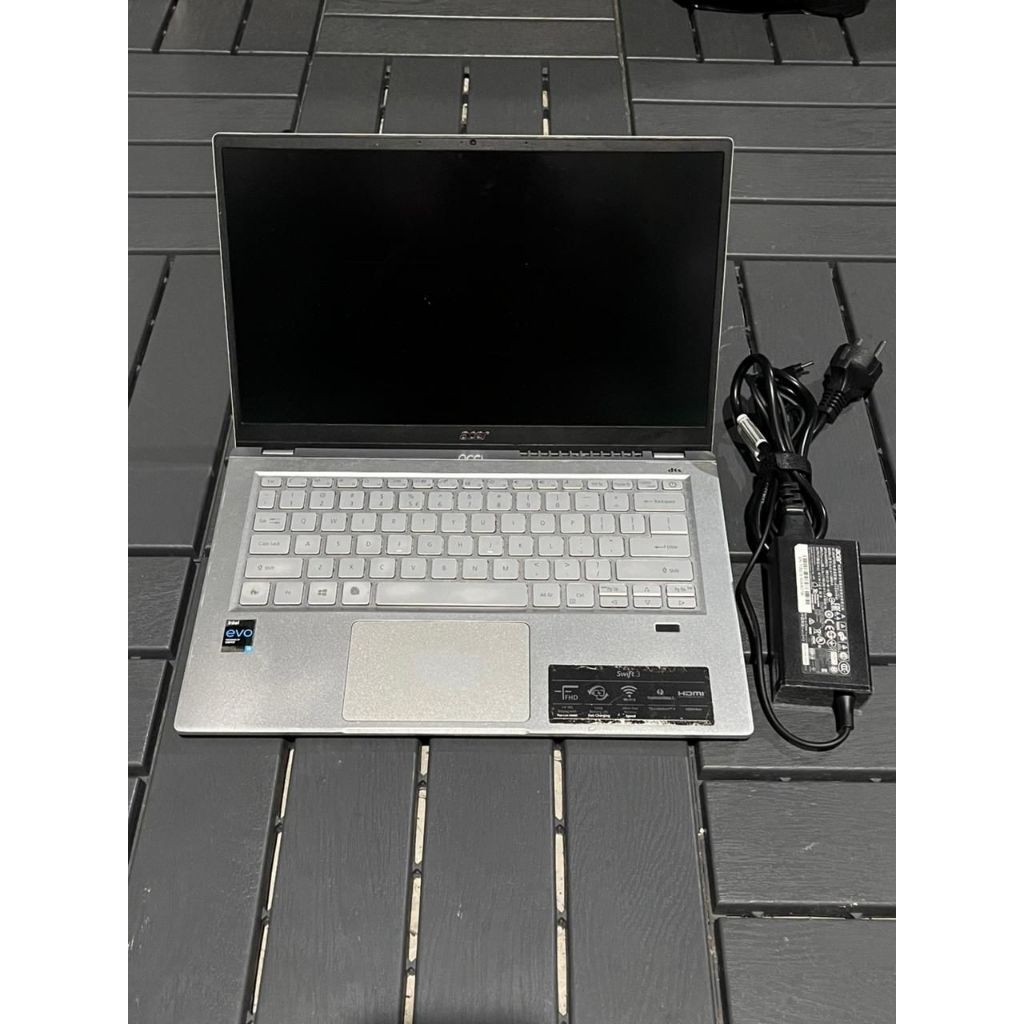 laptop murah Acer Swift 3 Infinity 4 Ram 16 GB NVME 512 GB normal