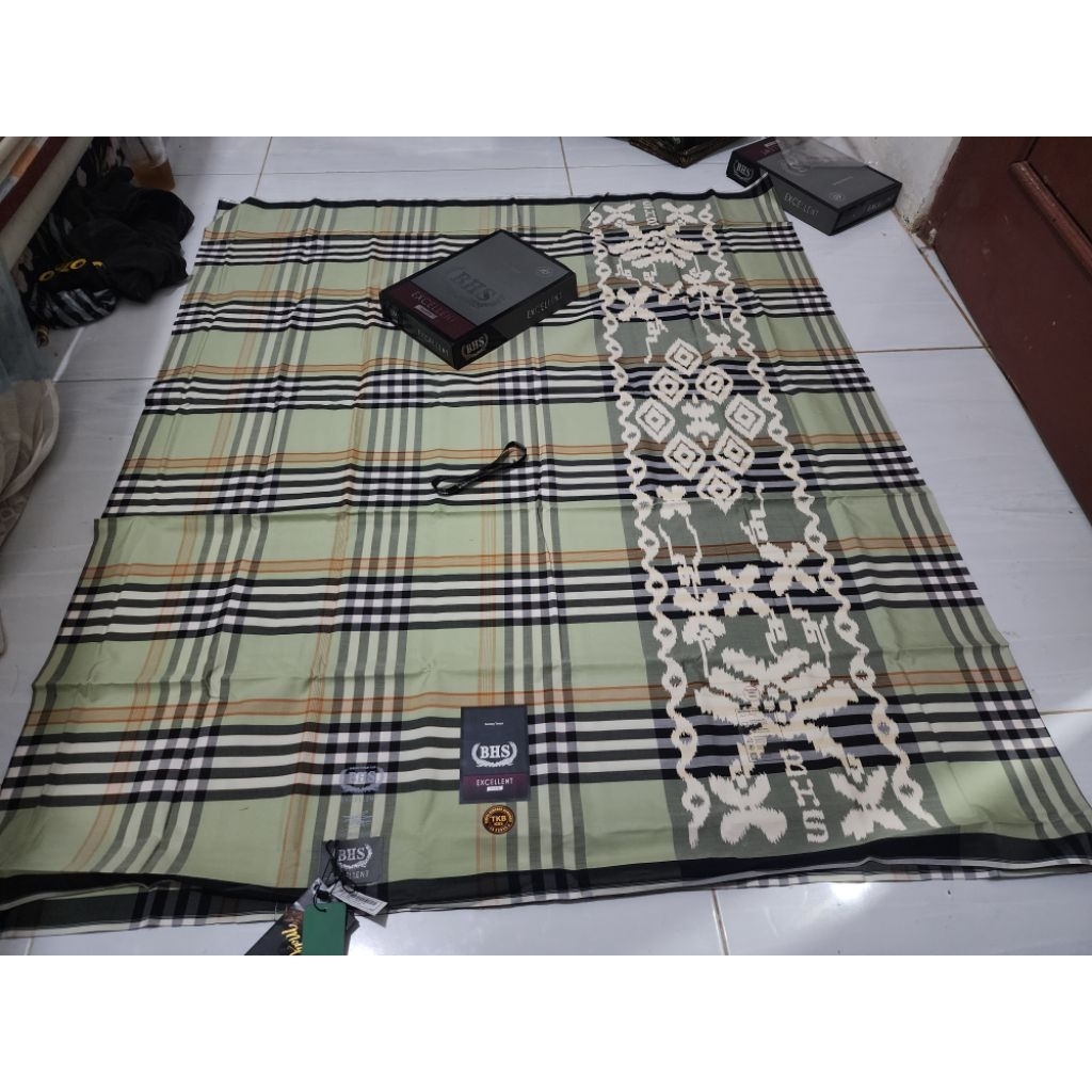 sarung BHS excellent lawas ber tanda tangan baru