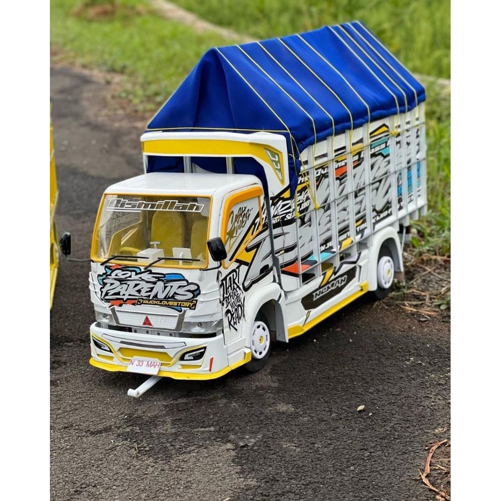 terlaris mainan anak-anak miniatur truk oleng terbuat dari bahan kayu yang halus dan tebal dengan fa