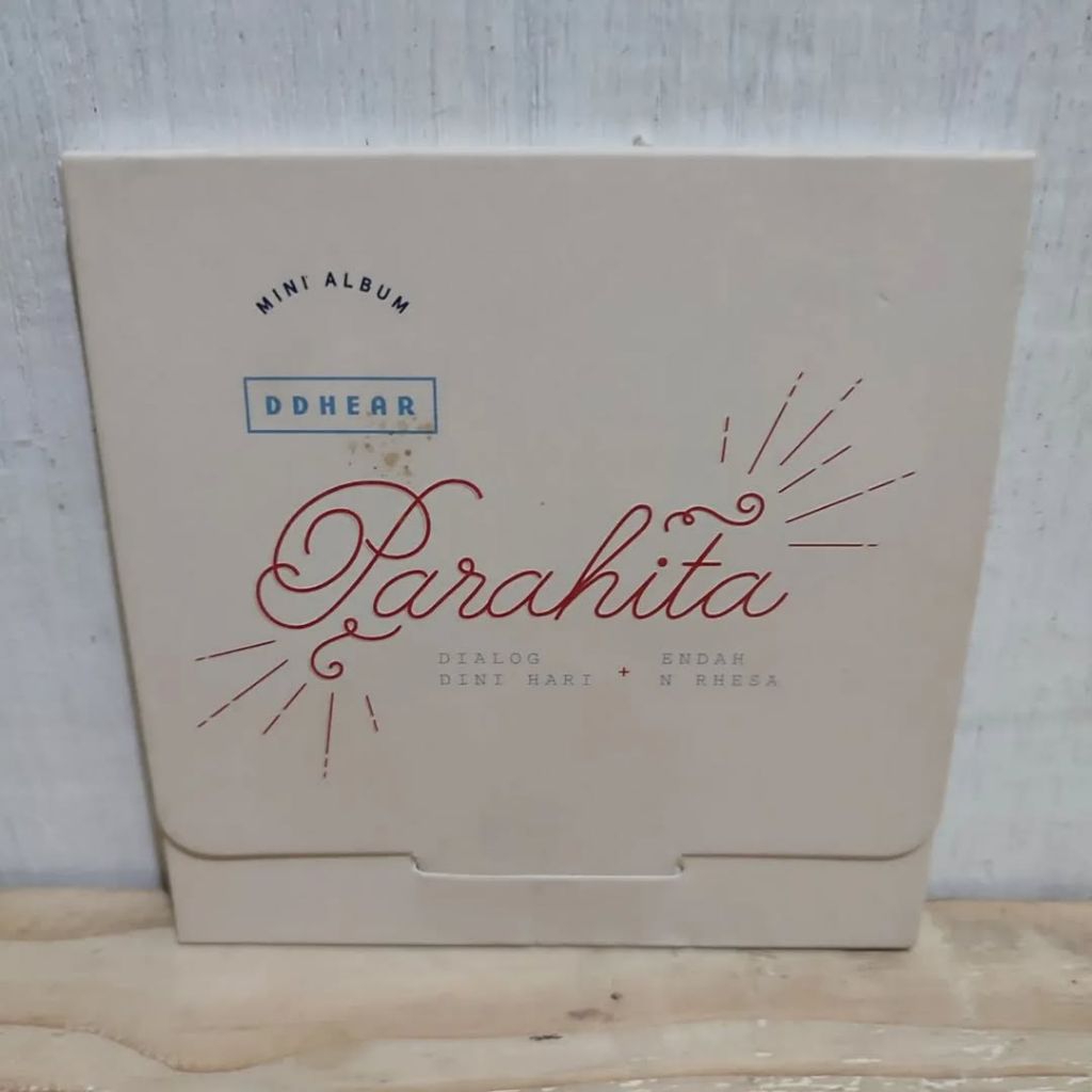 CD DDHEAR (DIALOG DINI HARI & ENDAH N RHESA) - Parahita