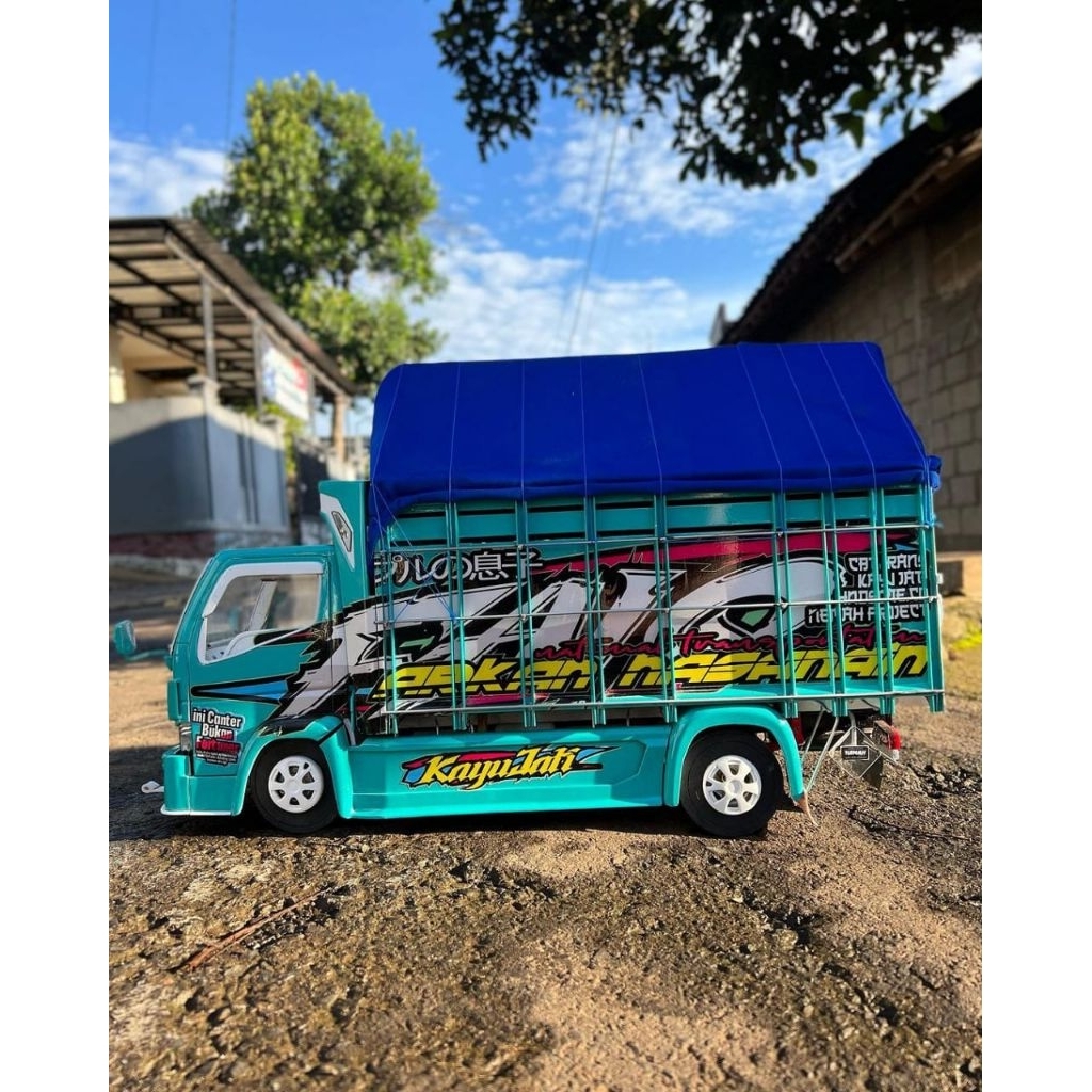 terbarumainan anak-anak.miniatur truk oleng terbuat dari bahan kayu yang halus dan tebal dengan fari