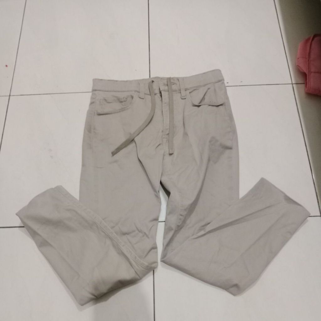 uniqlo jeans warna ultra stretch beige uk. S