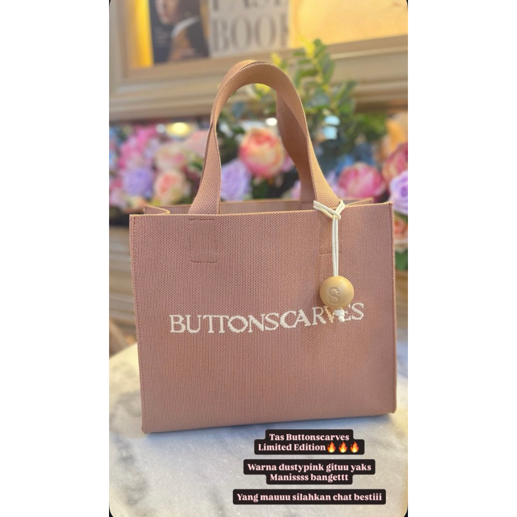 Leena Monogram Buttonscarves