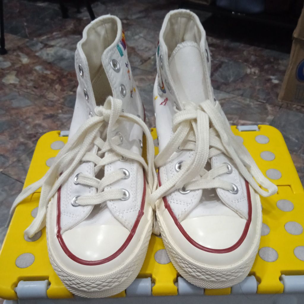 sepatu sneakers  wanita second brand