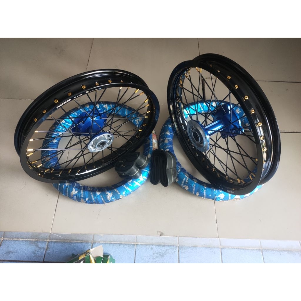 velg KLX + ban luar ring 14 dan 17 .depan 160/17 belakang 185/14+ ban primax