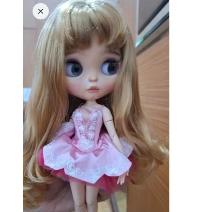 BLYTHE DOLL