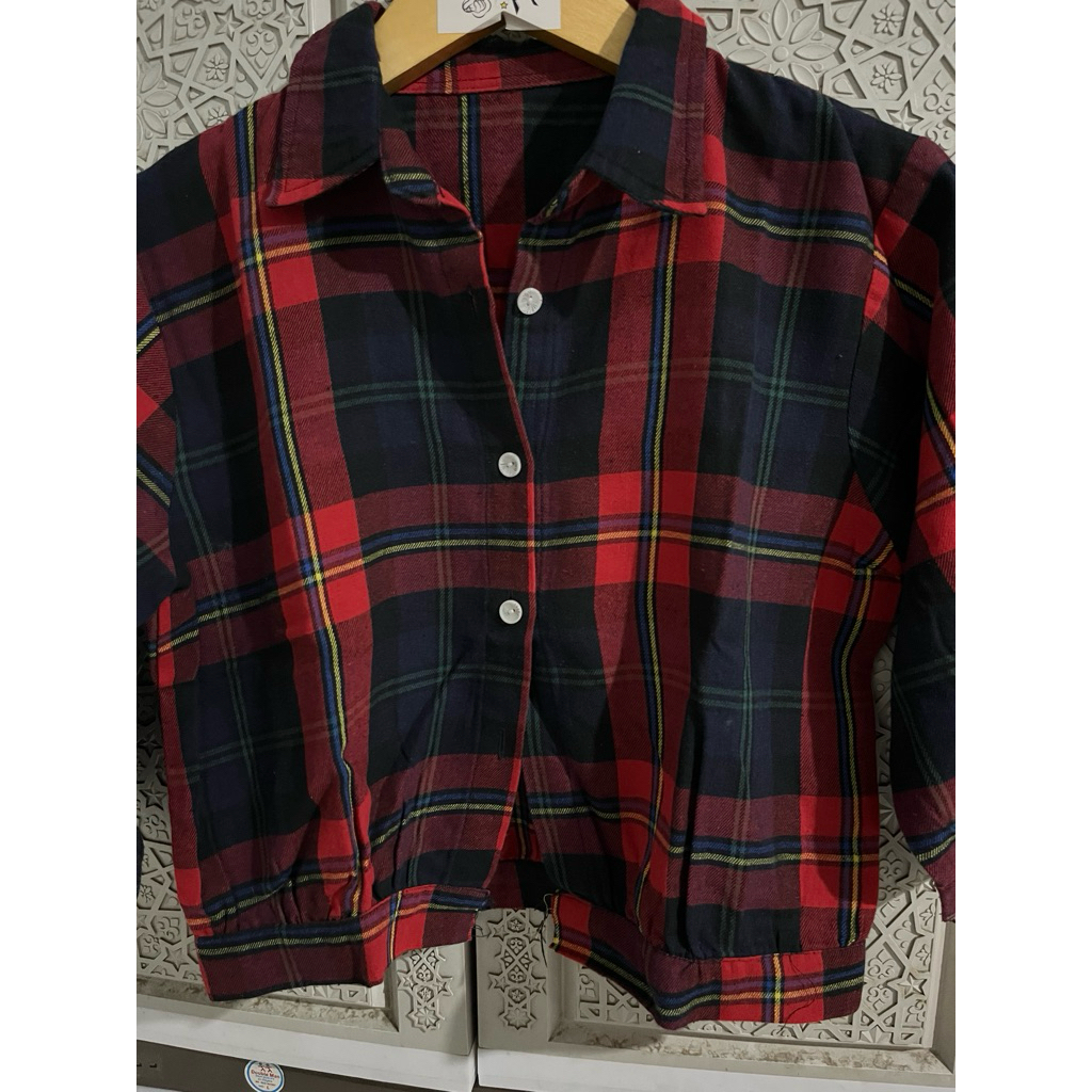KEMEJA CROP FLANEL - merah hitam