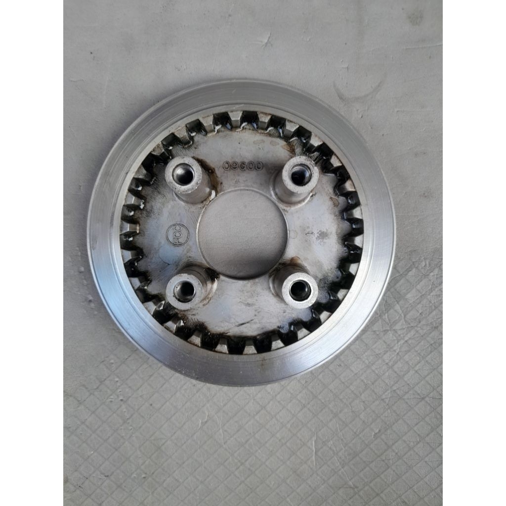 Rumah plat per kampas kopling kaki 4 Suzuki smash 110 original