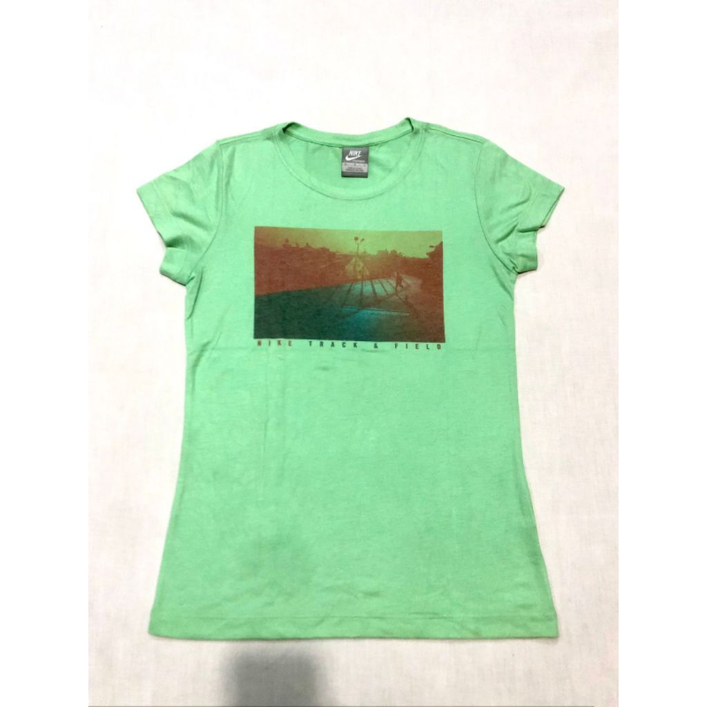 Nike track&field graphic women t-shirt
