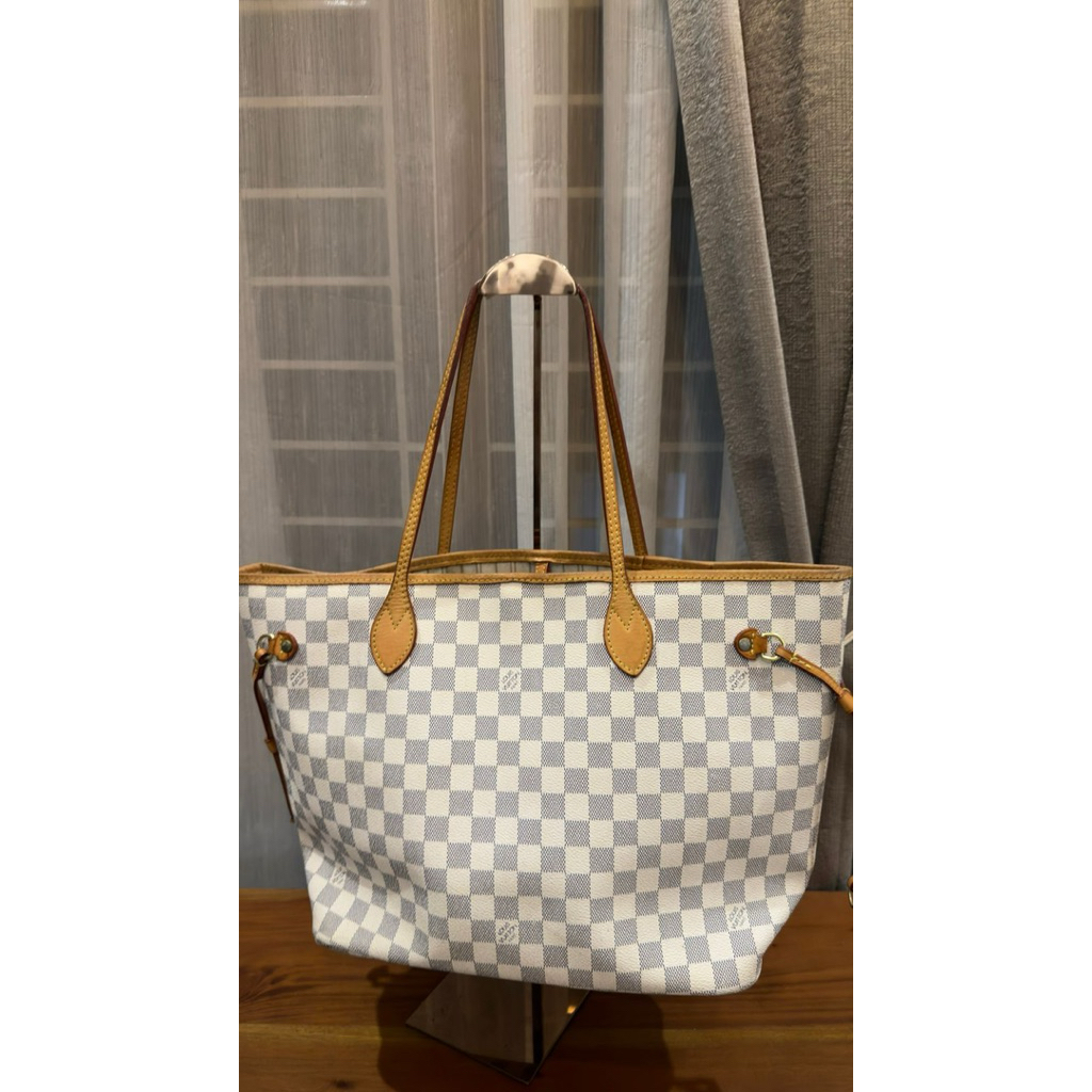 Louis Vuitton (LV) Neverfull MM