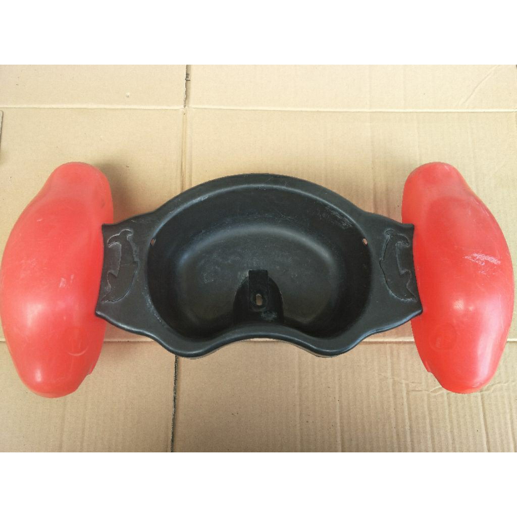 1set slebor  belakang +keranjang belakang sepeda roda 3 bekas