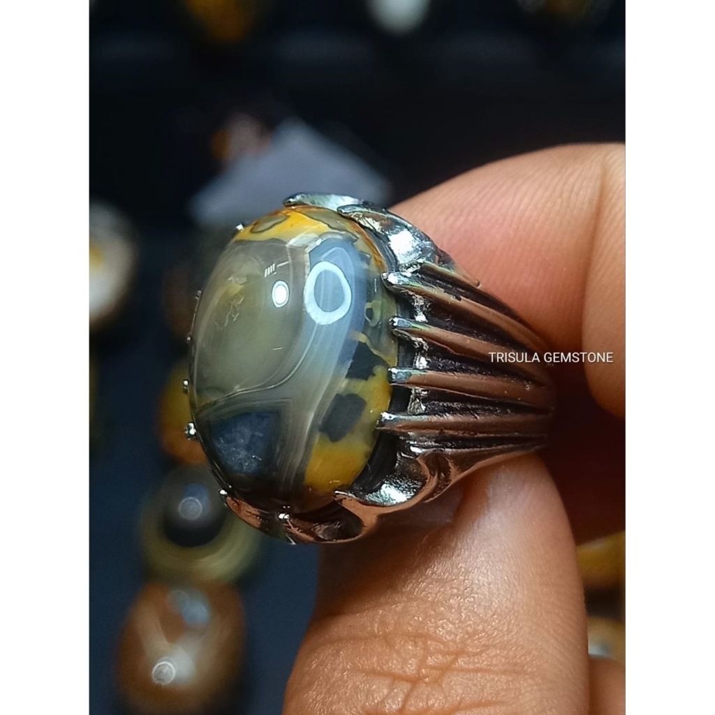 BATU AKIK CINCIN KARANGNUNGGAL AGEMAN KECIL TEMBUS CAHAYA SENTER KUALITAS