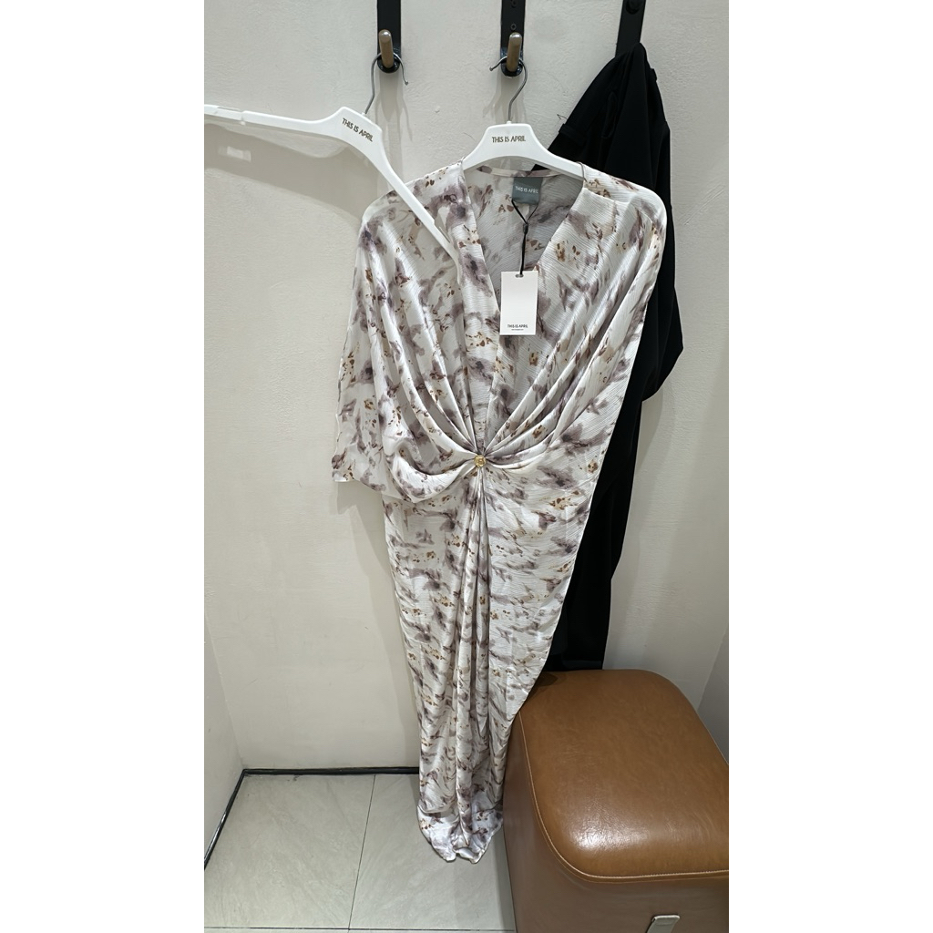 Preloved Kaftan This is April